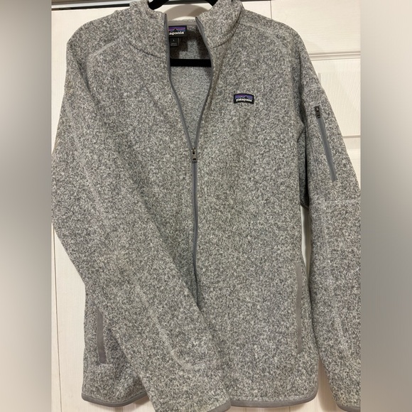 Jackets & Blazers - Patagonia heather grey zip-up fleece
